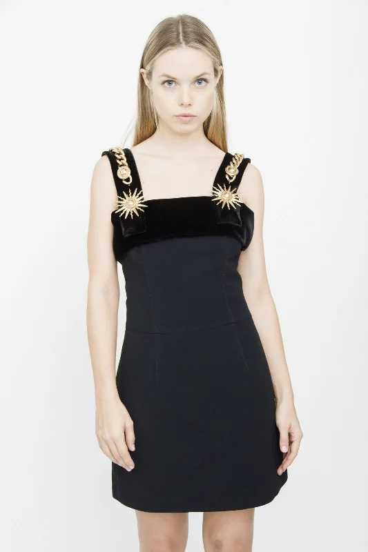 VELVET TRIM DRESS Backless unclassified dresses